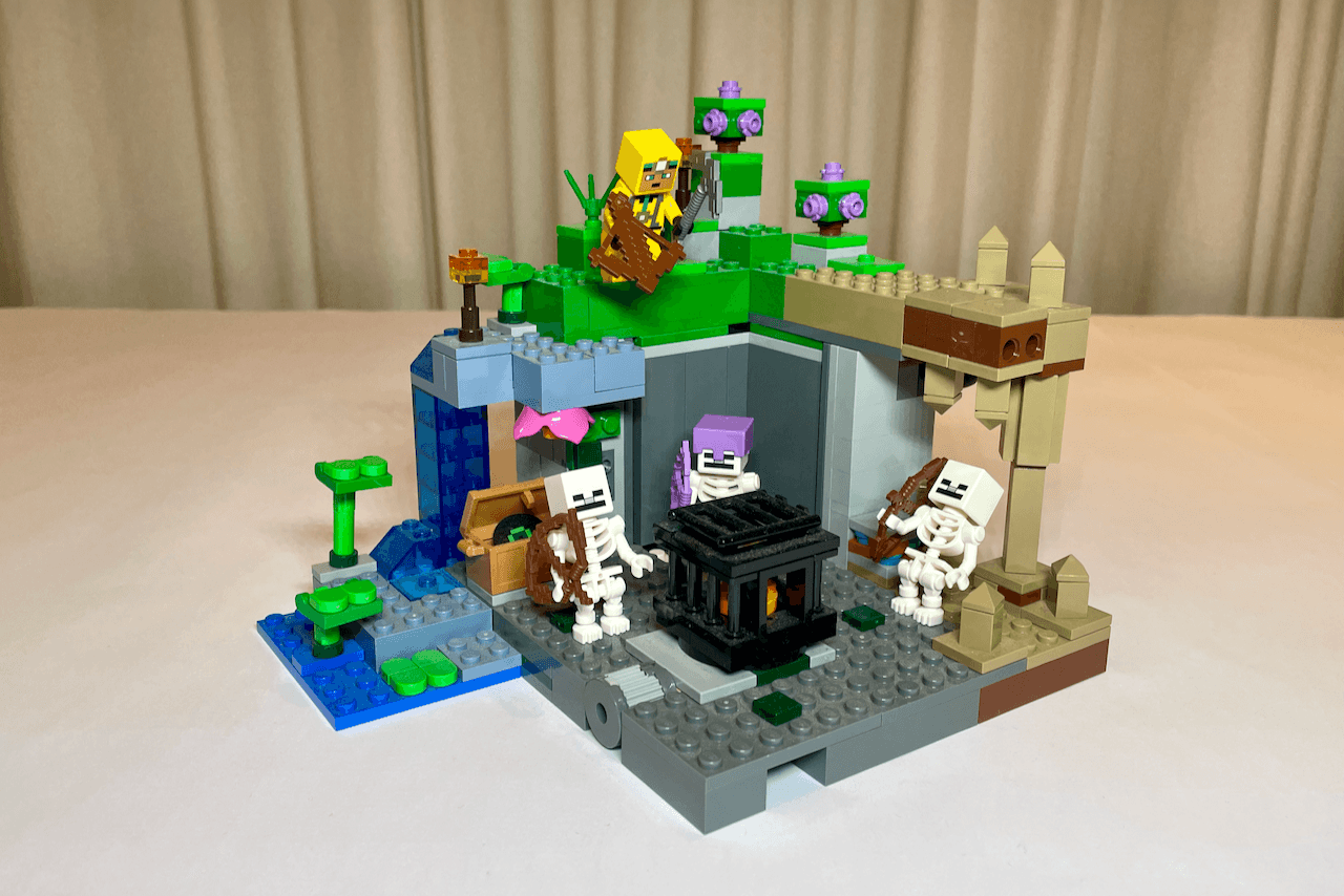 Lego set 21189: The Skeleton Dungeon