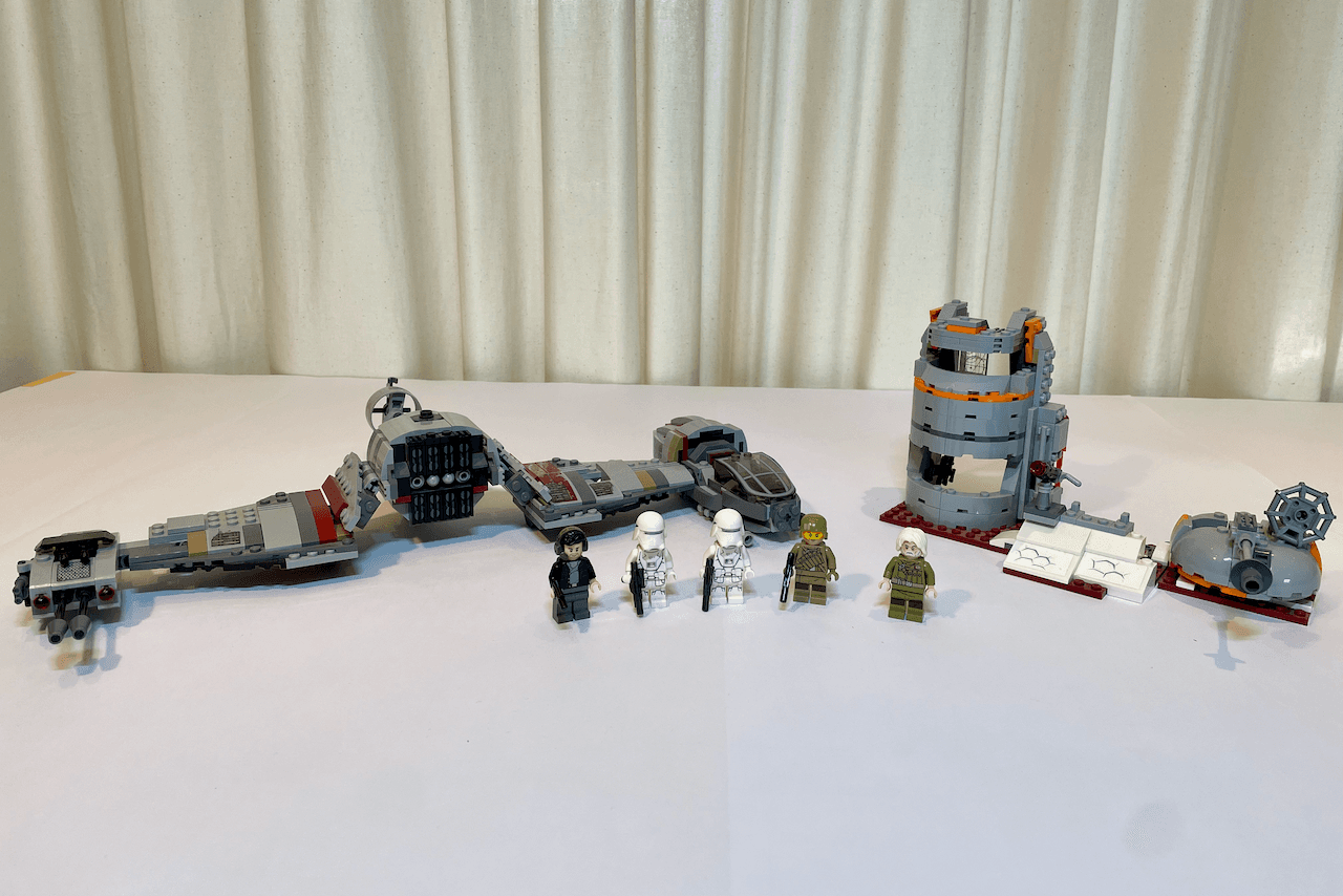 Lego set 75202: Defense of Crait