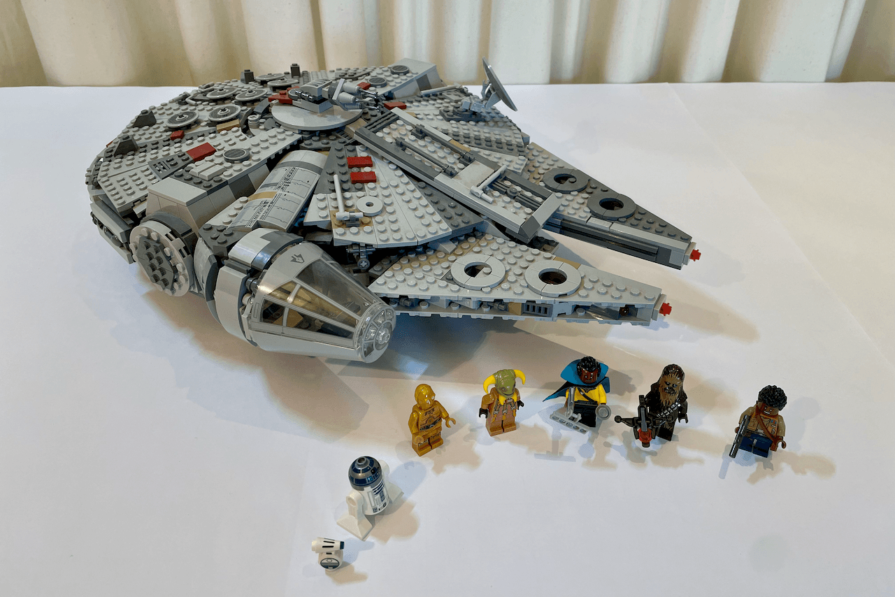 Lego set 75257: Millennium Falcon