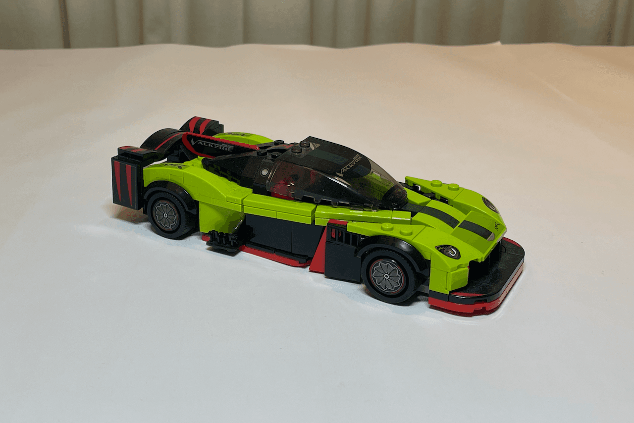 Lego set 76910: Aston Martin Valkyrie AMR Pro